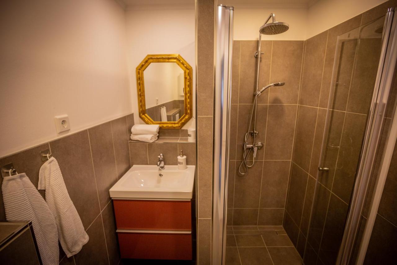 Zur Linde Apartment *